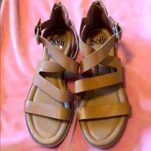 Sofft strapping sandals 7.5